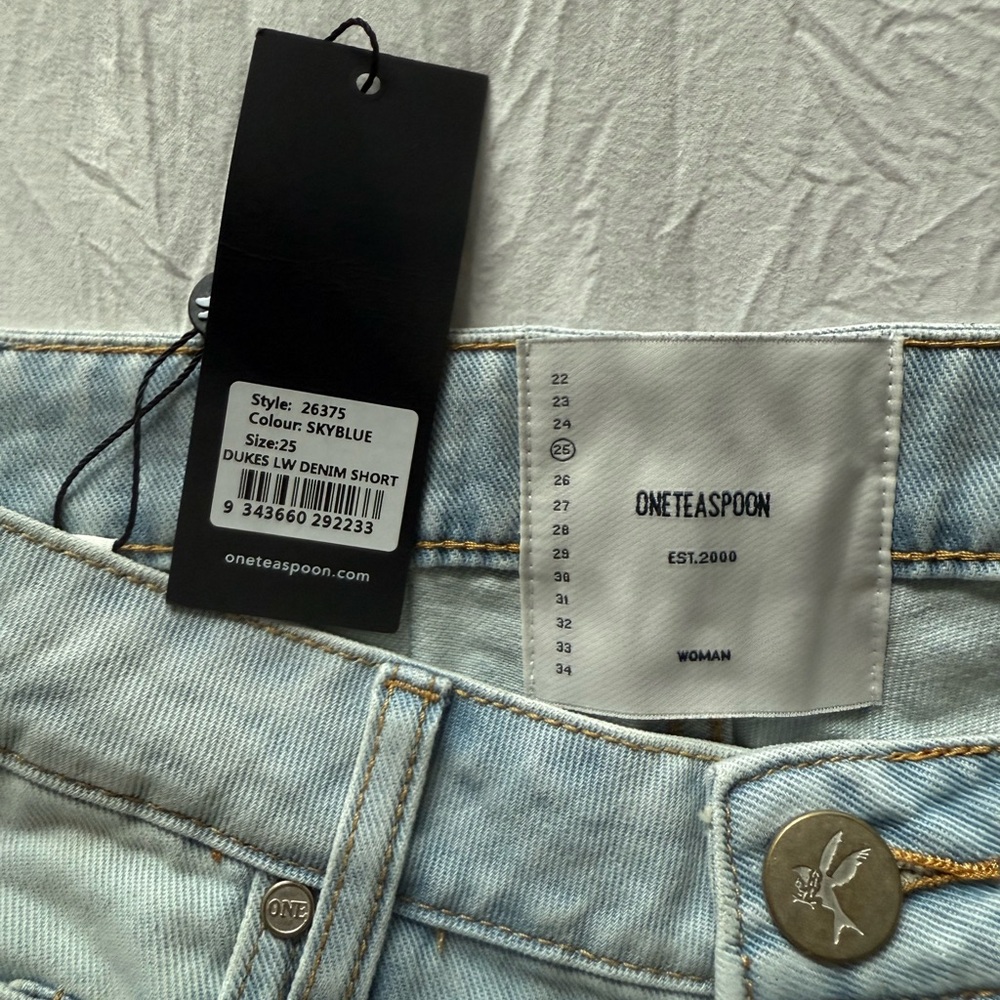 One teaspoon light wash shorts! - Picture 4 of 6